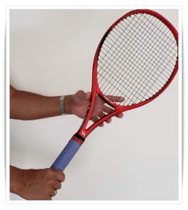 テニス 左手には重要な意味がある フォアハンド左手の使い方 テニスの悩みを解決するコツと練習方法
