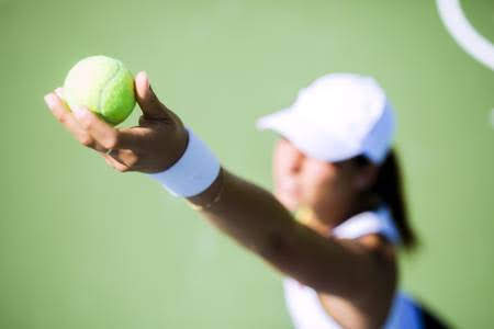 サーブ グリップの握る位置の特性 テニスの悩みを解決するコツと練習方法